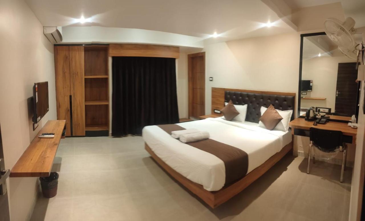 Aditya Inn Guwahati Ngoại thất bức ảnh